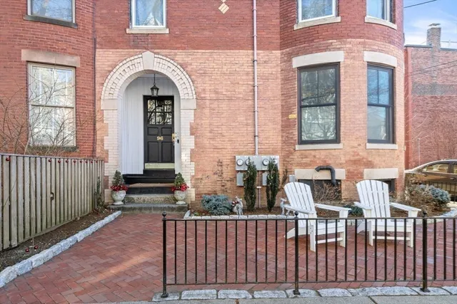 $729,000 | 96 Brook Street, Unit 3, Brookline, MA 02445