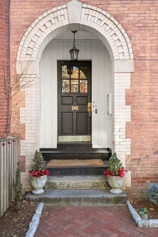 $729,000 | 96 Brook Street, Unit 3, Brookline, MA 02445