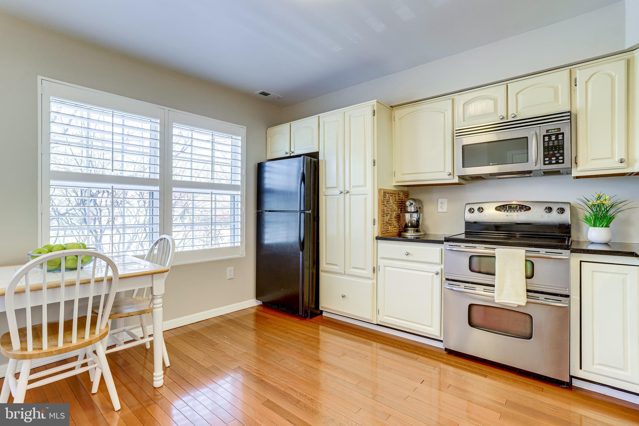 3064 South Glebe Road Arlington, VA 22206 - Photo 7 of 72 Table Space