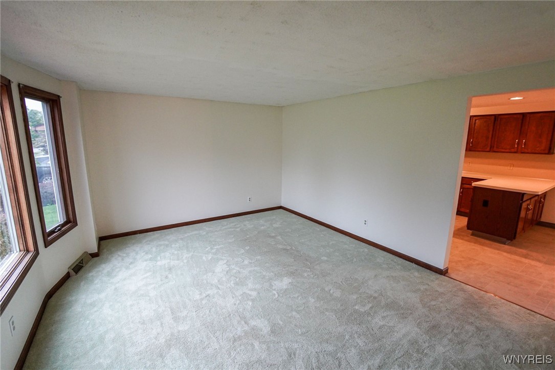 63 Gale Drive Lancaster, NY 14086 - Photo 14 of 39