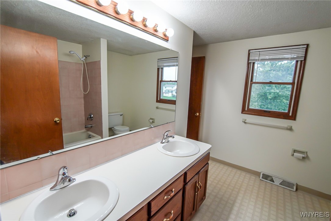 63 Gale Drive Lancaster, NY 14086 - Photo 27 of 39