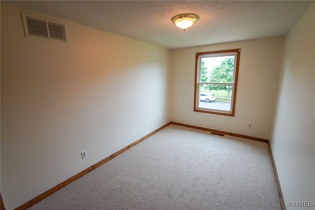 63 Gale Drive Lancaster, NY 14086 - Photo 32 of 39