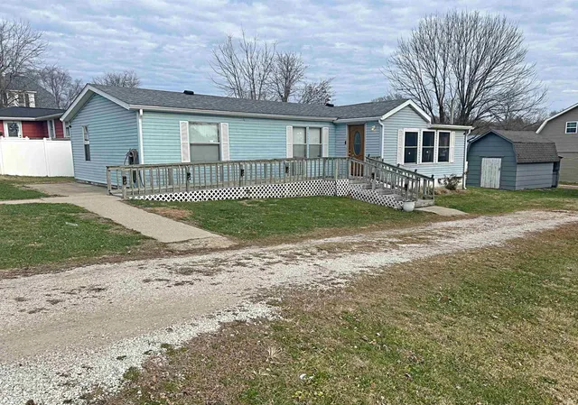 $160,000 | 205 South Oak Street, Loogootee, IN 47553
