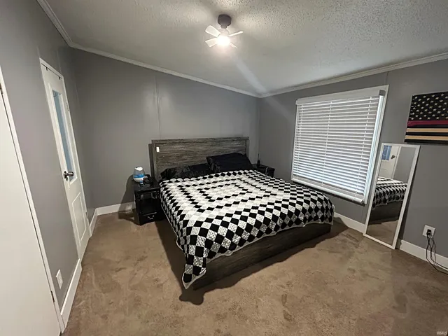 $160,000 | 205 South Oak Street, Loogootee, IN 47553