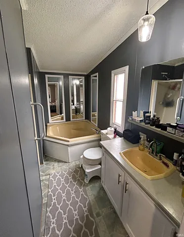 $160,000 | 205 South Oak Street, Loogootee, IN 47553