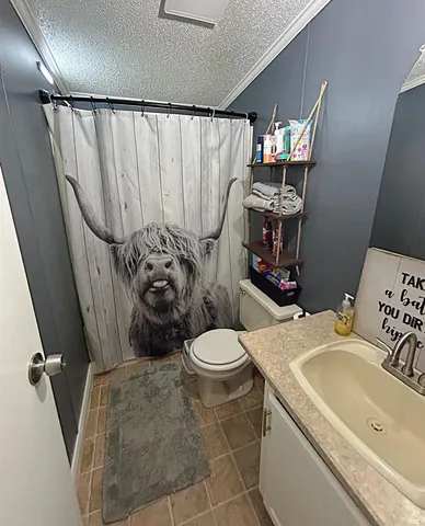 $160,000 | 205 South Oak Street, Loogootee, IN 47553