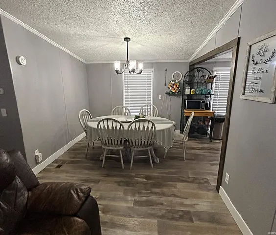 $160,000 | 205 South Oak Street, Loogootee, IN 47553