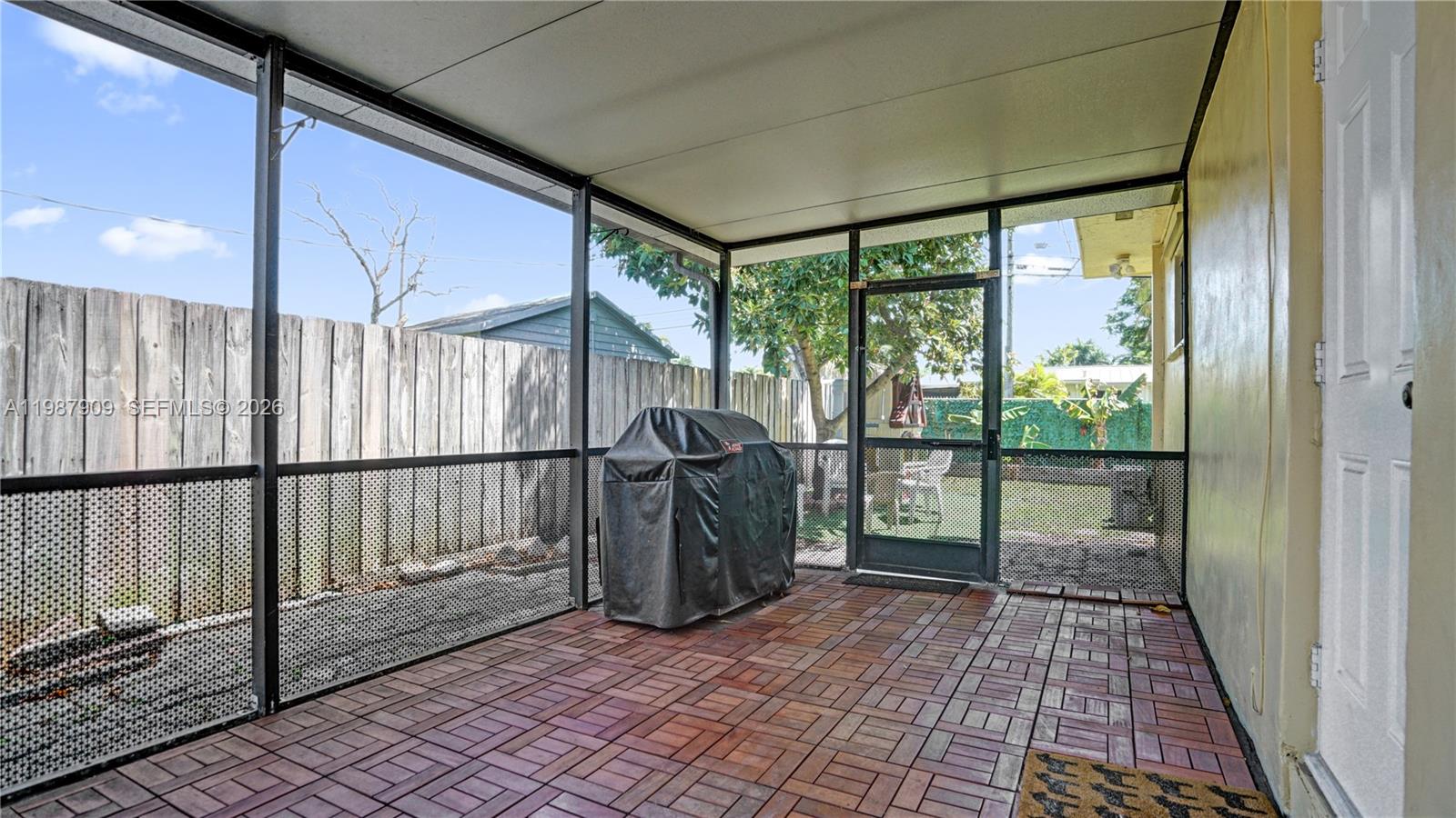 1007 North 31st Road Hollywood, FL 33021 - Photo 41 of 54 a view of a corridor