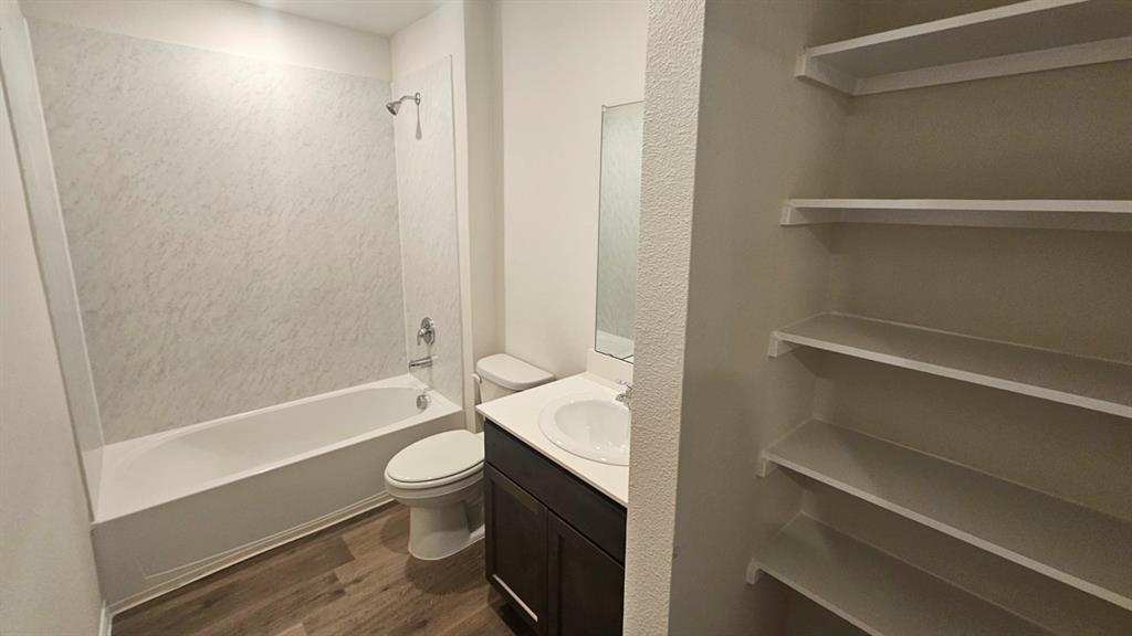 228 Pheasant Run Road Terrell, TX 75160 - Photo 3 of 17 Bathroom