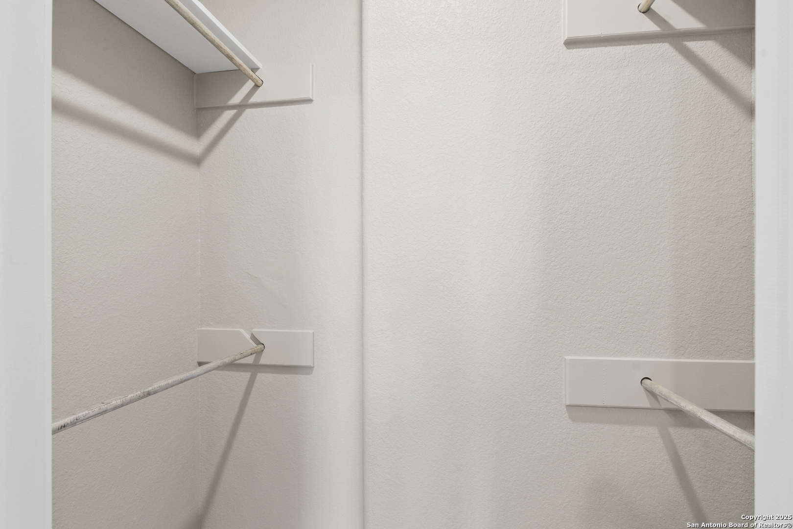 109 Sutton Place Uvalde, TX 78801 - Photo 18 of 29