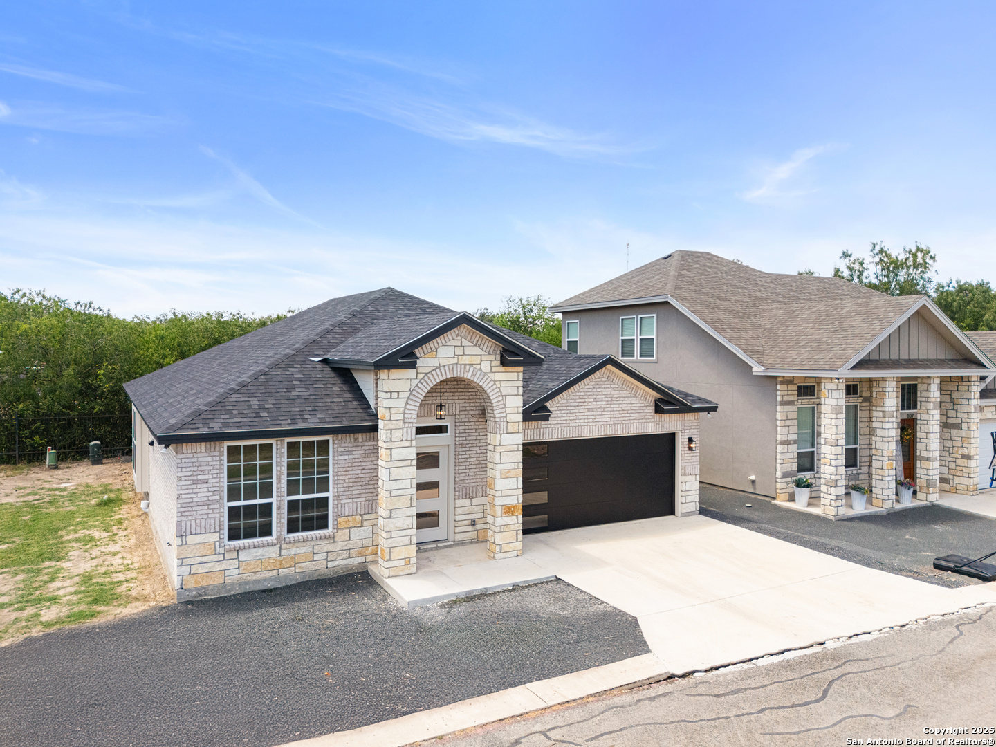 109 Sutton Place Uvalde, TX 78801 - Photo 21 of 29