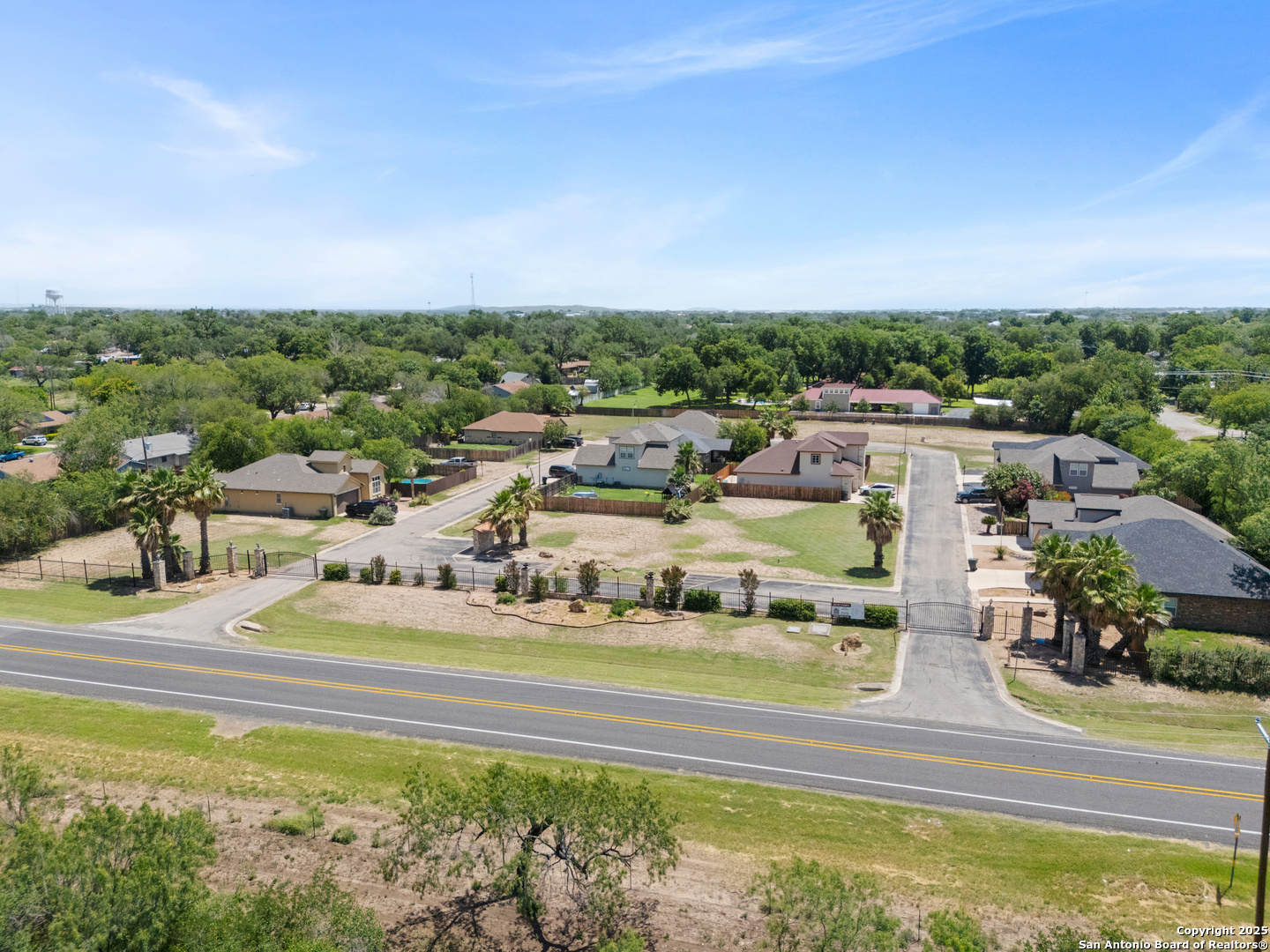 109 Sutton Place Uvalde, TX 78801 - Photo 25 of 29