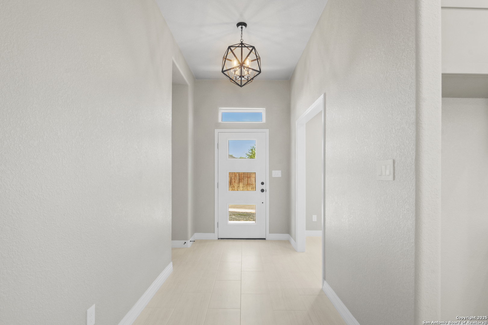 109 Sutton Place Uvalde, TX 78801 - Photo 3 of 29