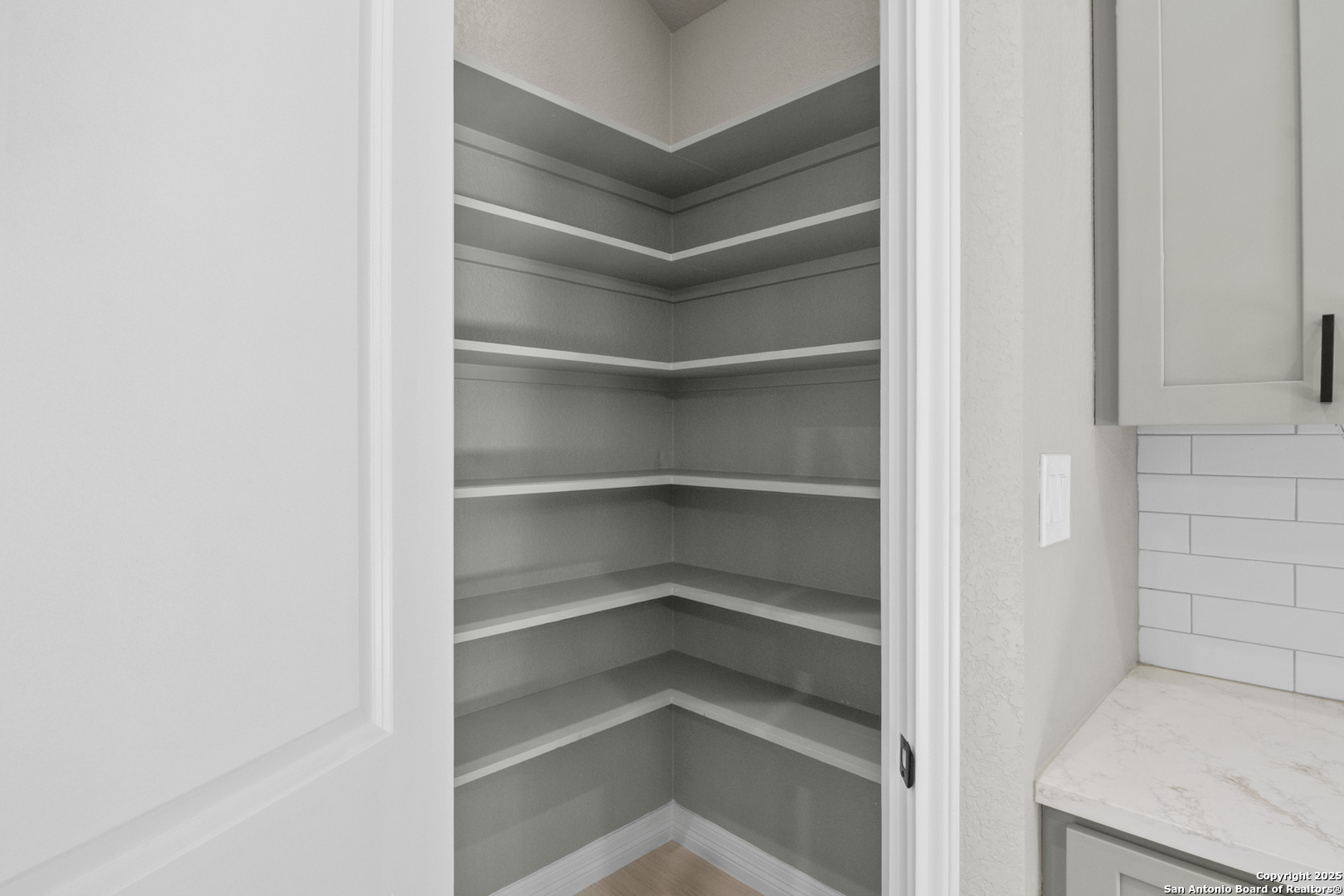 109 Sutton Place Uvalde, TX 78801 - Photo 10 of 29