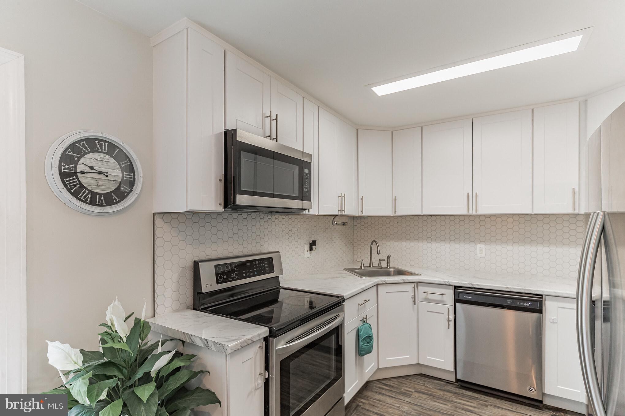 86 Indian Red Road Levittown, PA 19057 - Photo 13 of 33 Gallery Image 13
