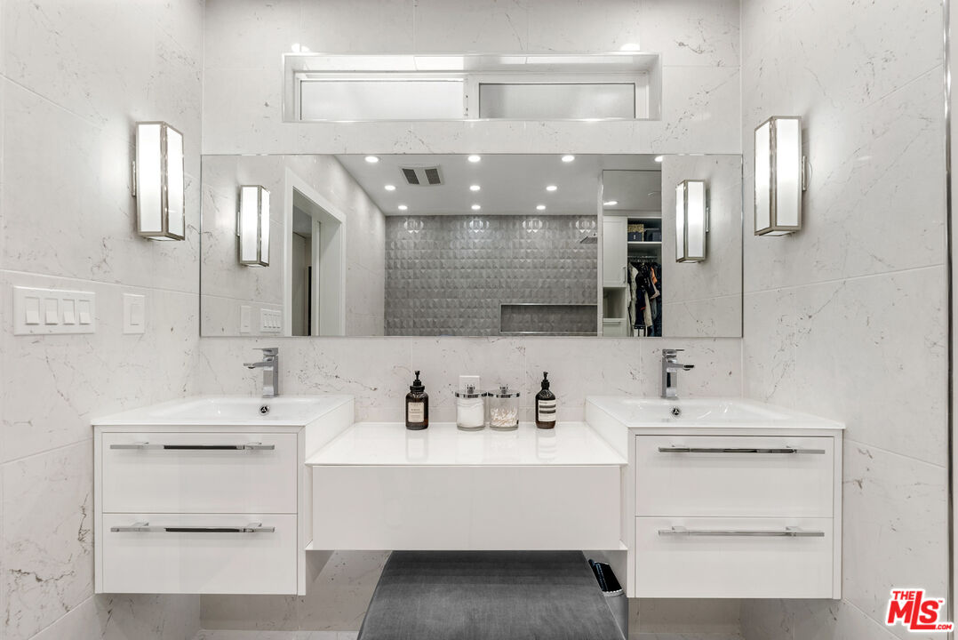 1823 Fern Lane Glendale, CA 91208 - Photo 23 of 30 a bathroom with a sink vanity and a mirror