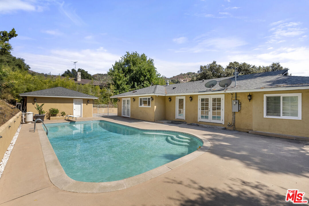 1823 Fern Lane Glendale, CA 91208 - Photo 29 of 30 front view of a house with a yard