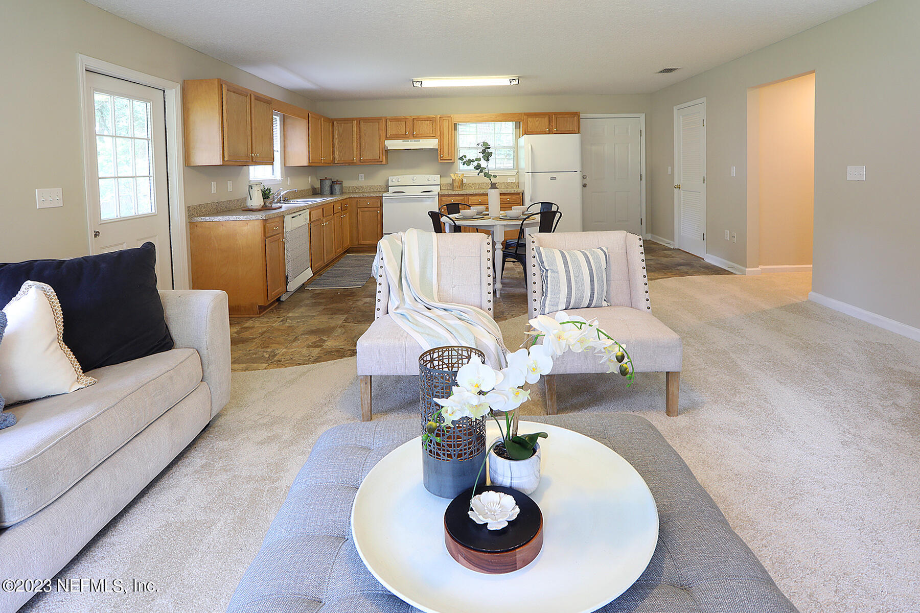 5466 Cruz Road Jacksonville, FL 32207 - Photo 3 of 26 5466 cruz 05