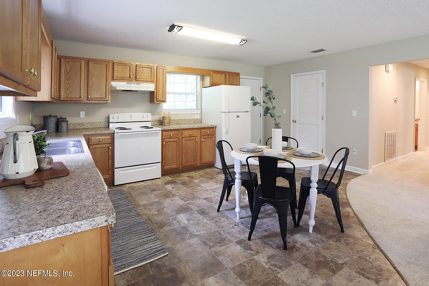 5466 Cruz Road Jacksonville, FL 32207 - Photo 6 of 26 5466 cruz 12