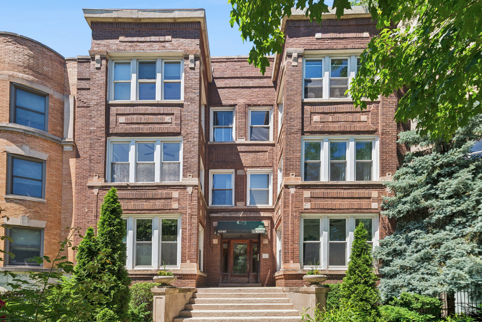 4340 North Sheridan Road, Unit 2S Chicago, IL 60613 - Photo 1 of 22