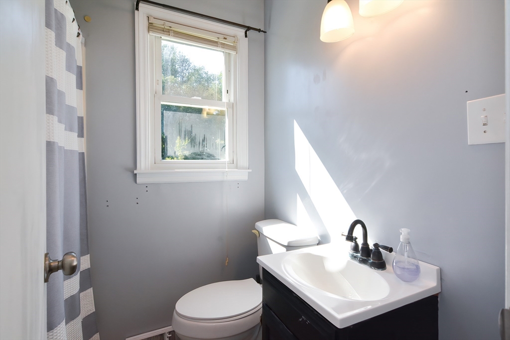 9 Donnelly Road Spencer, MA 01562 - Photo 21 of 31 Gallery Image 21
