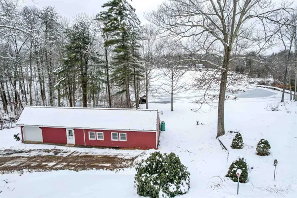 $2,900 | 339 Fremont Road, Chester, NH 03036