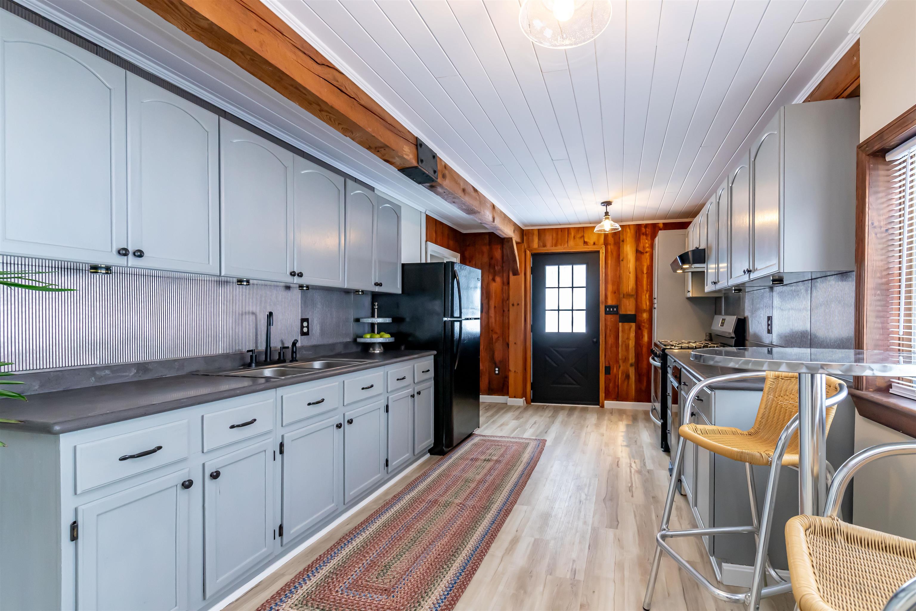 339 Fremont Road Chester, NH 03036 - Photo 6 of 20