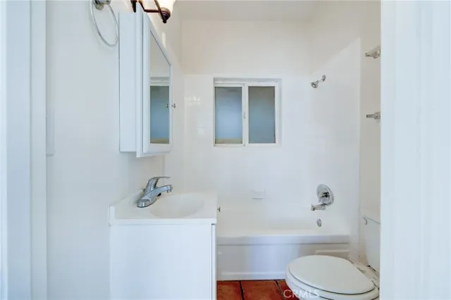 $4,599,999 | 19 Wavecrest Avenue, Venice, CA 90291