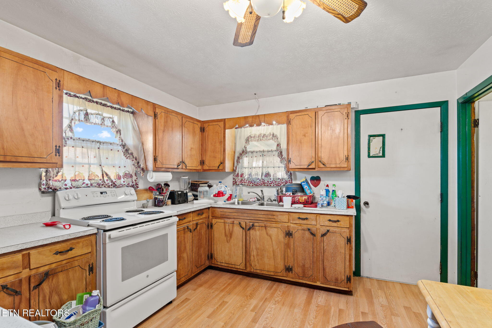 7700 Tazewell Pike Corryton, TN 37721 - Photo 24 of 32 28-web-or-mls-7700 Tazwell-3398