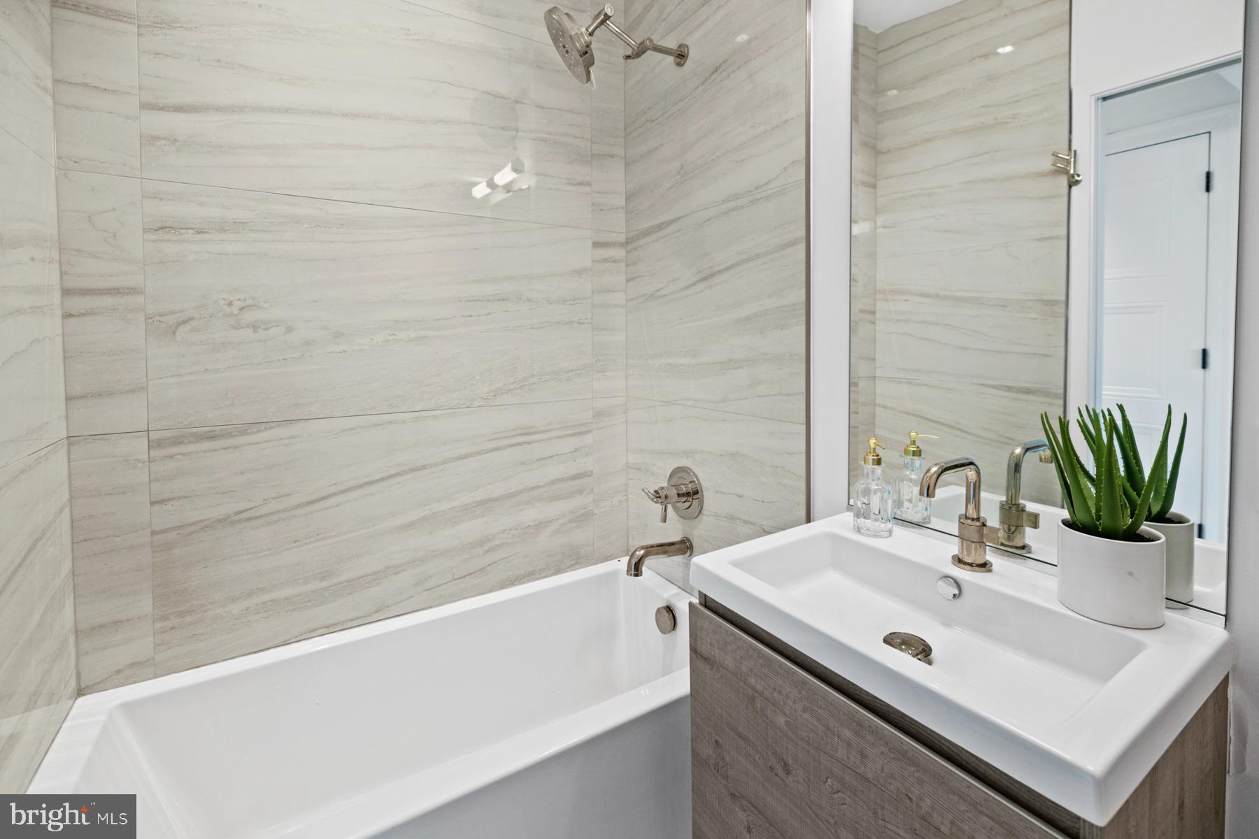 1525 P Street Northwest, Unit 5 Washington, DC 20005 - Photo 21 of 30