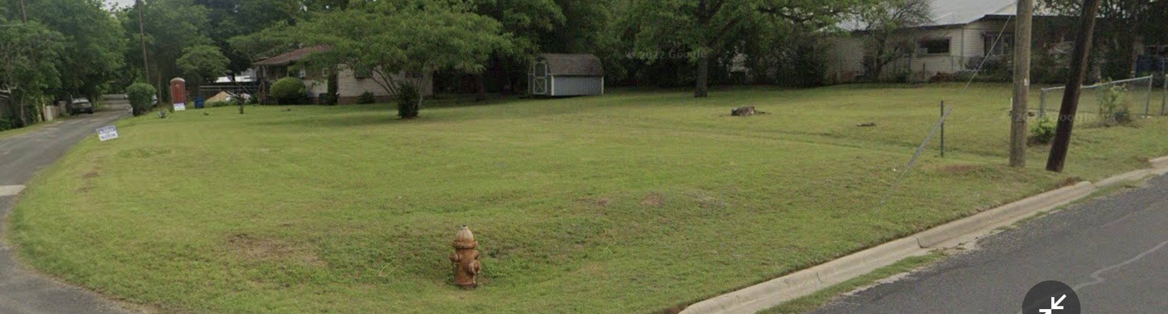 510 West Brenham Street Elgin, TX 78621 - Photo 7 of 17 a view of a garden