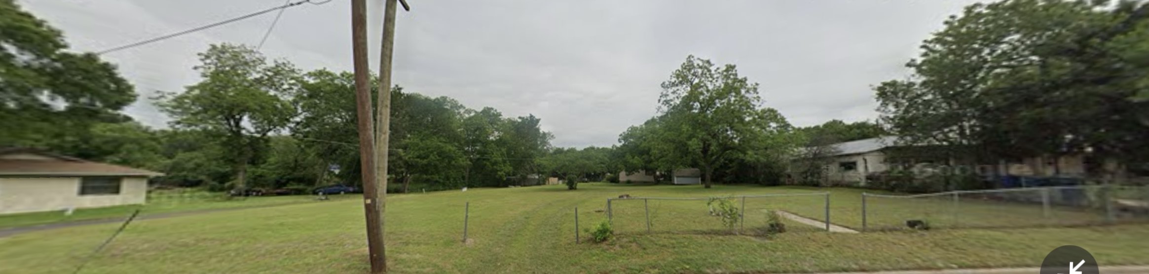 510 West Brenham Street Elgin, TX 78621 - Photo 8 of 17 a view of a backyard