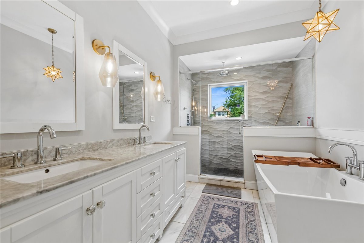 3739 North Ridgeway Avenue Chicago, IL 60618 - Photo 13 of 34