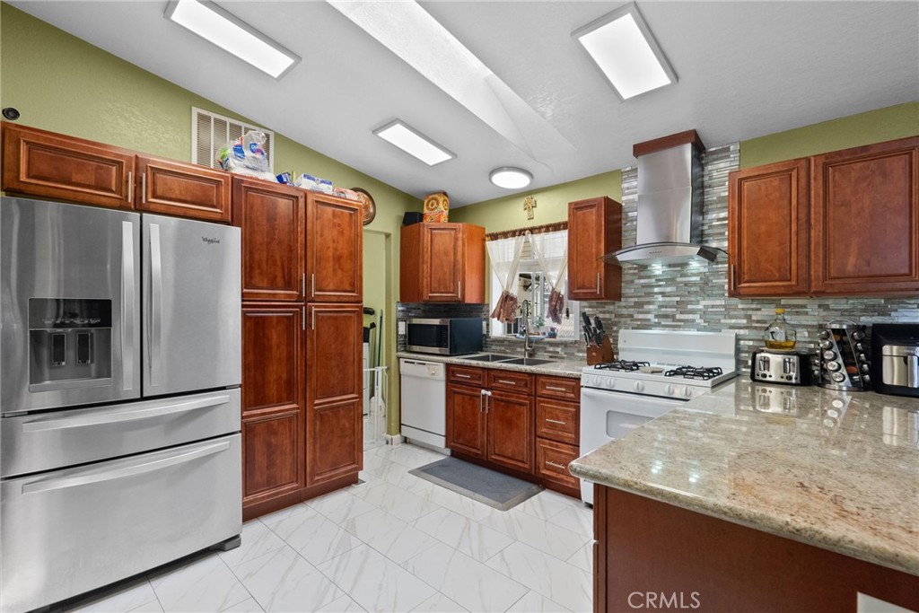 36200 Paradise Ranch Road, Unit 1 Castaic, CA 91384 - Photo 7 of 21