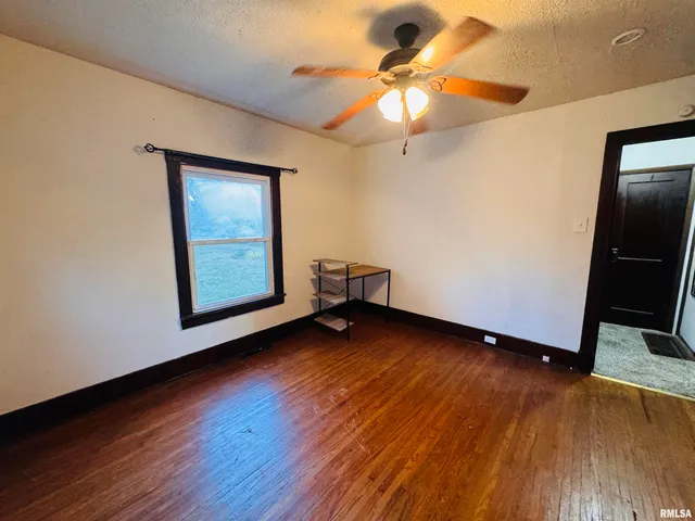 $70,900 | 214 West McDonough Street, Macomb, IL 61455