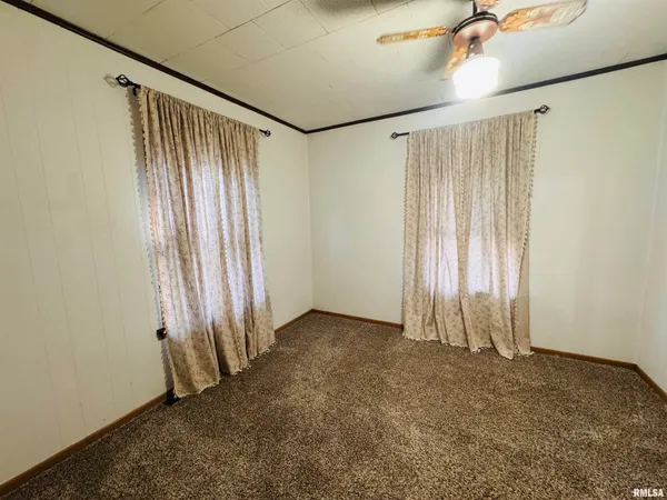 $69,900 | 214 West McDonough Street, Macomb, IL 61455
