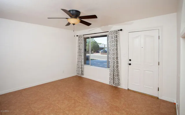 $1,795 | 3228 West Lisbon Lane, Phoenix, AZ 85053