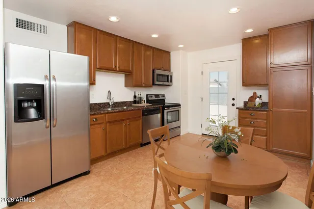 $1,795 | 3228 West Lisbon Lane, Phoenix, AZ 85053