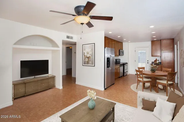 $1,795 | 3228 West Lisbon Lane, Phoenix, AZ 85053