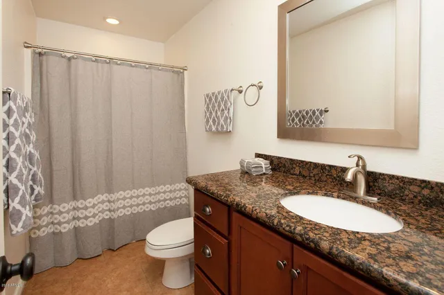 $1,795 | 3228 West Lisbon Lane, Phoenix, AZ 85053