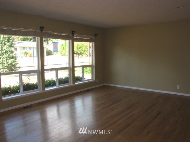 3307 Northeast 9th Street Renton, WA 98056 - Photo 14 of 25