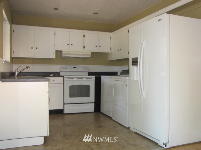 3307 Northeast 9th Street Renton, WA 98056 - Photo 17 of 25