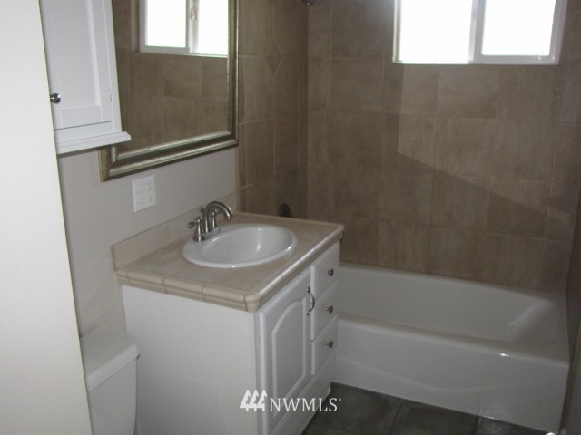 3307 Northeast 9th Street Renton, WA 98056 - Photo 20 of 25