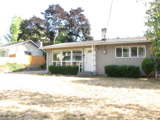 3307 Northeast 9th Street Renton, WA 98056 - Photo 3 of 25