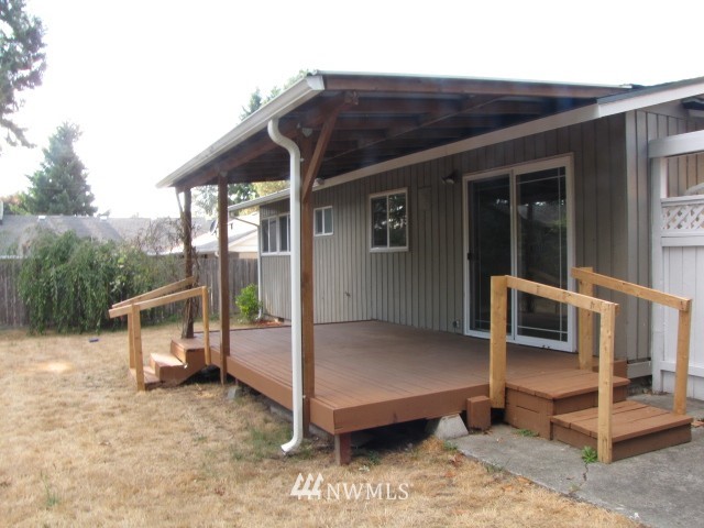 3307 Northeast 9th Street Renton, WA 98056 - Photo 6 of 25