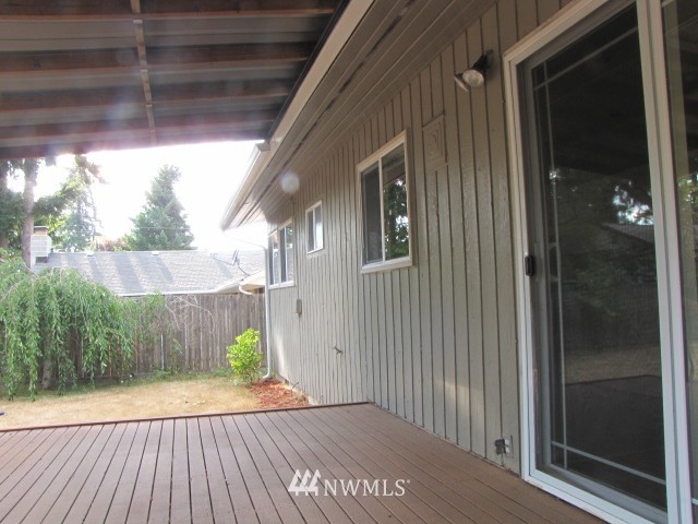 3307 Northeast 9th Street Renton, WA 98056 - Photo 7 of 25