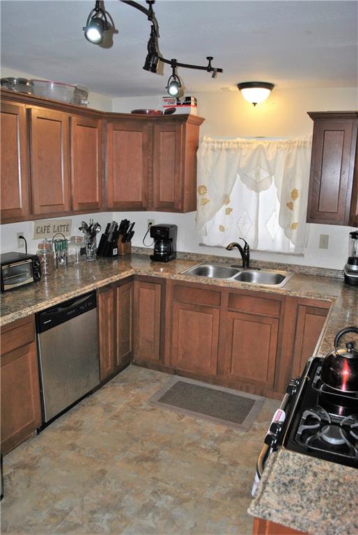 7131 Shannon Road Penn Hills, PA 15147 - Photo 3 of 24 Gallery Image 3
