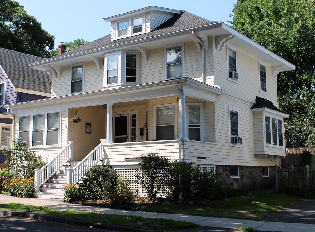 8 Sheridan Road Swampscott, MA 01907 - Photo 2 of 24 Gallery Image 2