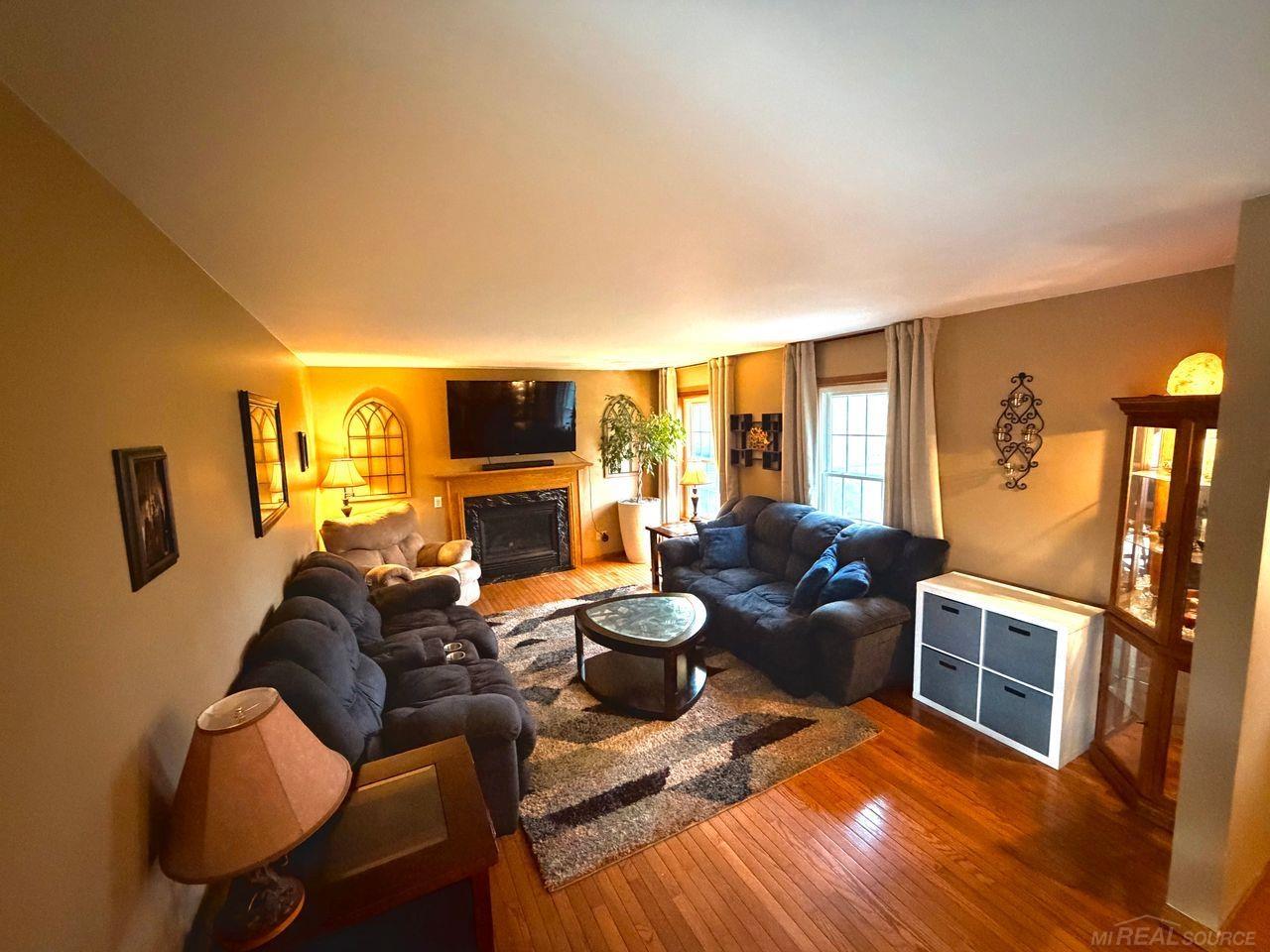 540 South Elba Road Lapeer, MI 48446 - Photo 12 of 28 Living Room