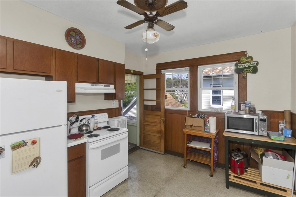 53 Calumet Road Holyoke, MA 01040 - Photo 17 of 24
